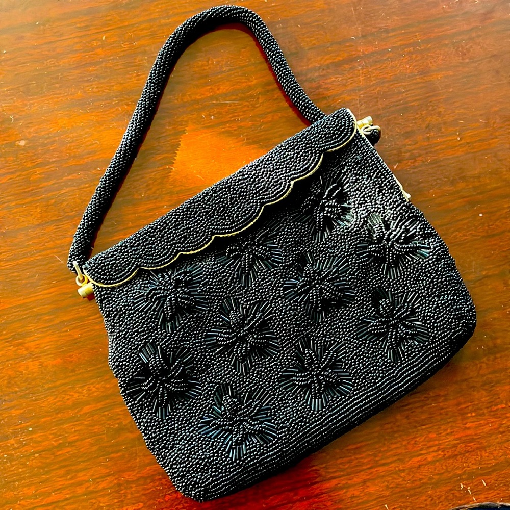 Vintage beaded party purse—lovely gold snap over, short beaded handle